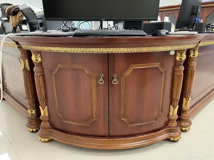 مكتب فاخر للبيع قابل للتفاوض 2