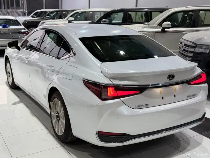 لكزس ES 250 بريمي فتحة سقف 2025 نظام 50-50 11