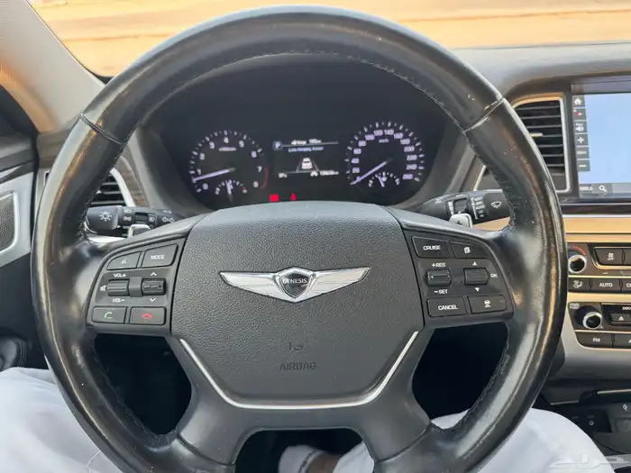 2018 جنسس G 80 12