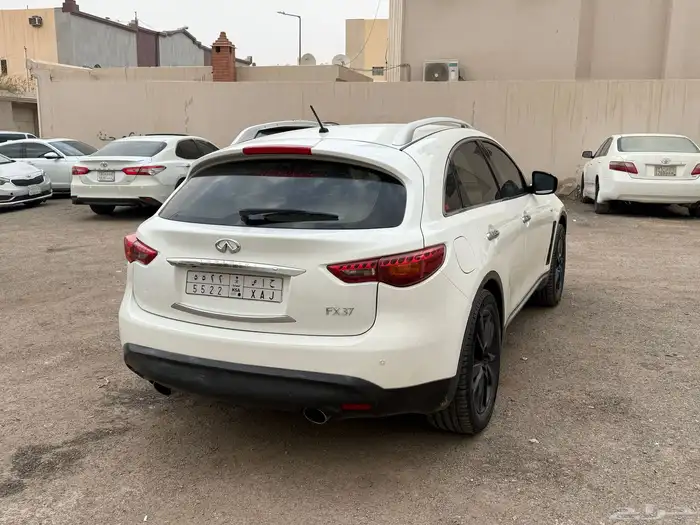انفنيتي 2013 FX37 3