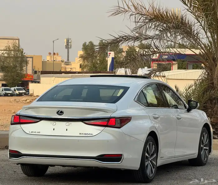 سياره لكزس Es300h 9