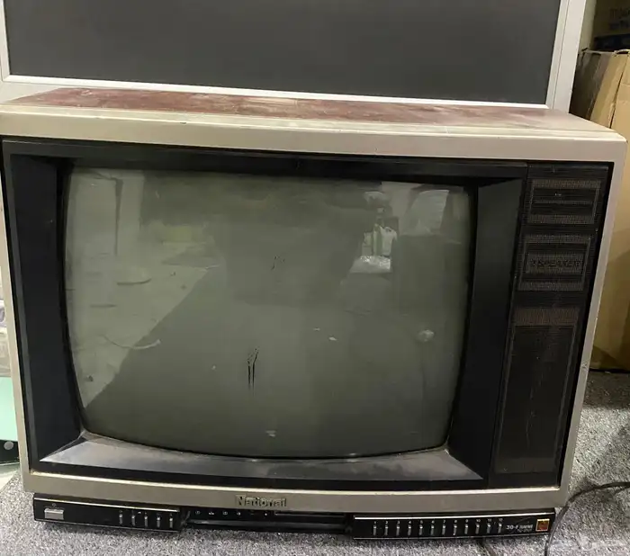 تلفزيونات تراثيه واجهزه فديو 2