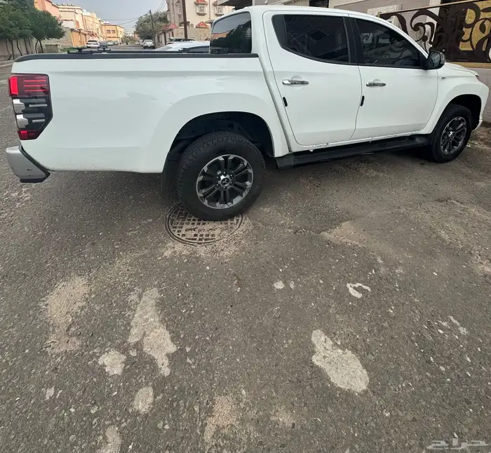 ميتسوبيشي L200. للتنازل 1