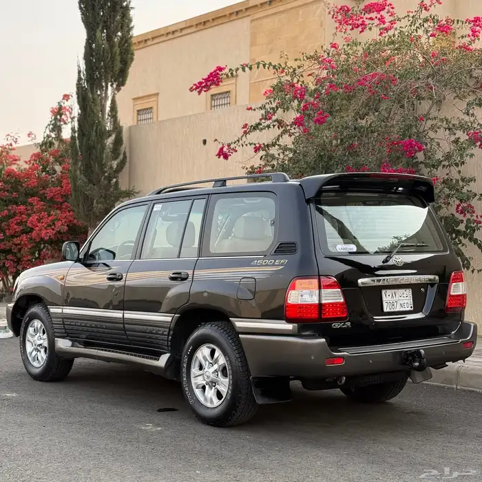 لاندكروزر GXR 2005 قير عادي فل - لون اسود 8