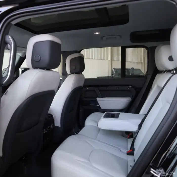 لاندروفر ديفندر HSE X V6 موديل 2025 8