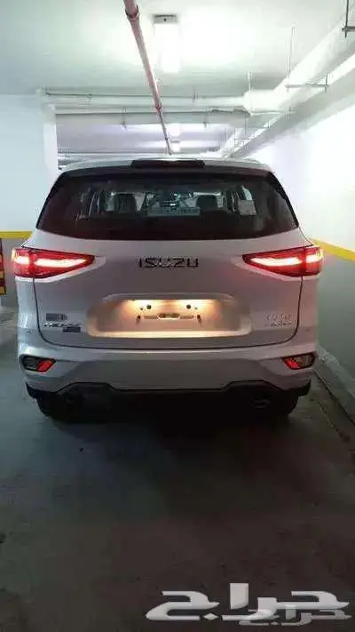 ايسوزو MU-X تشغيل مفتاح 10