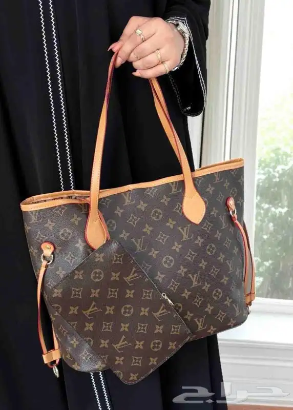 كعب لوبوتان شنط قوتشي الهبه شنط ايرمز 3