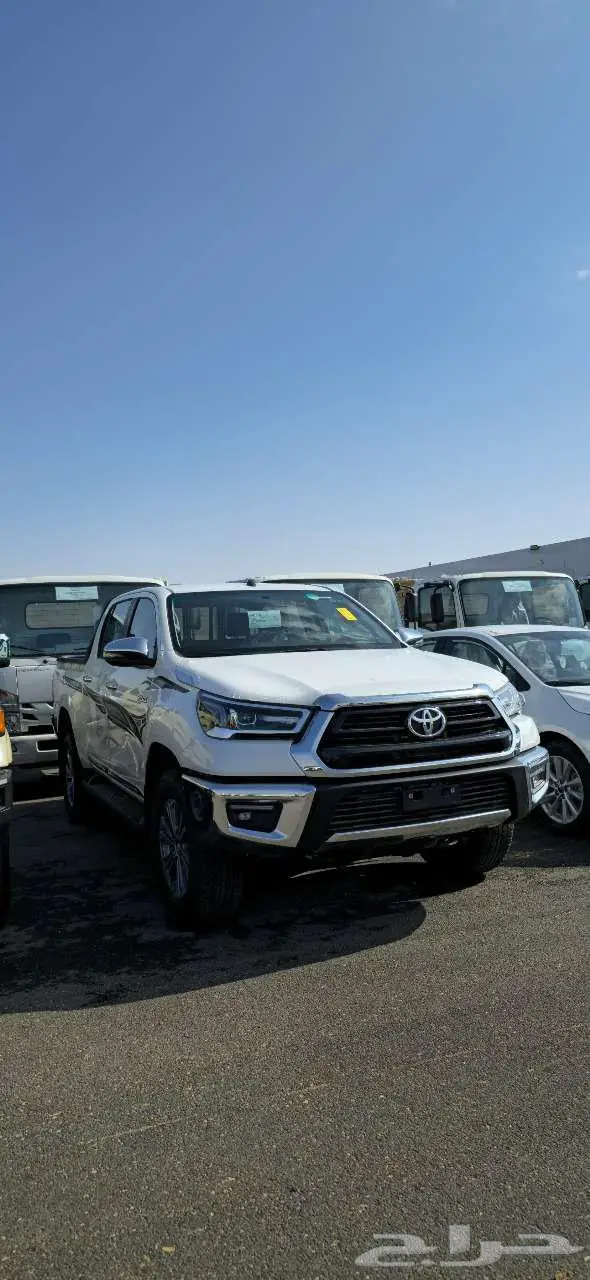 هايلوكس غمارتين S-GLX فل كامل بنزين 2025 7