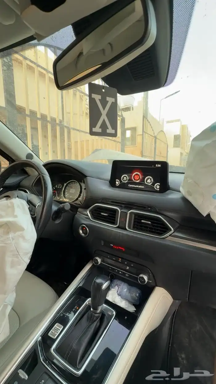 مازدا CX5 موديل 2023 اسود داخلية بيج 3