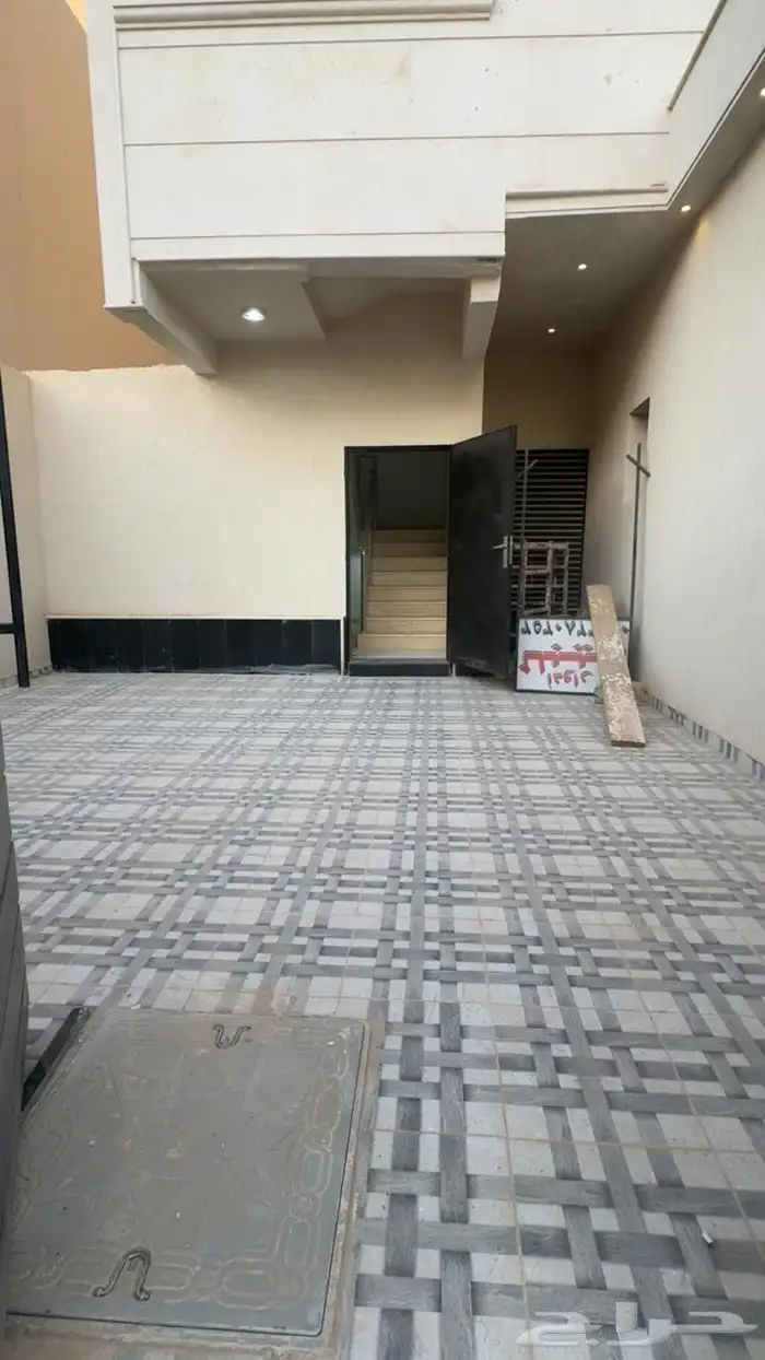 دور علوي في حي بدر للبيع 1