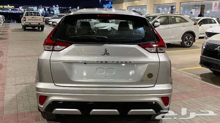ميتسوبيشي اكليبس كروس نص فل موديل 2025 5