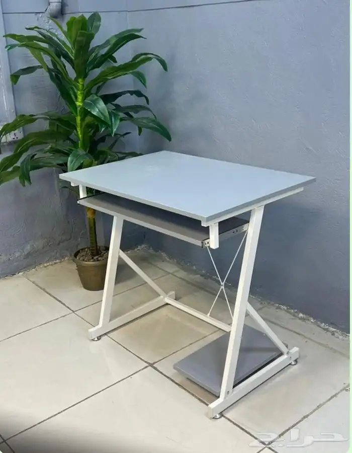 طاوله مكتب بتصميم هندسي أنيق بمقاسات مختلفه 24