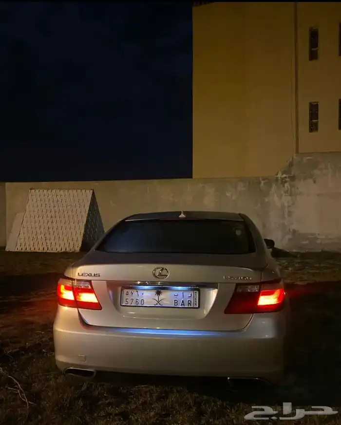 لكزس LS460 مخزن 10