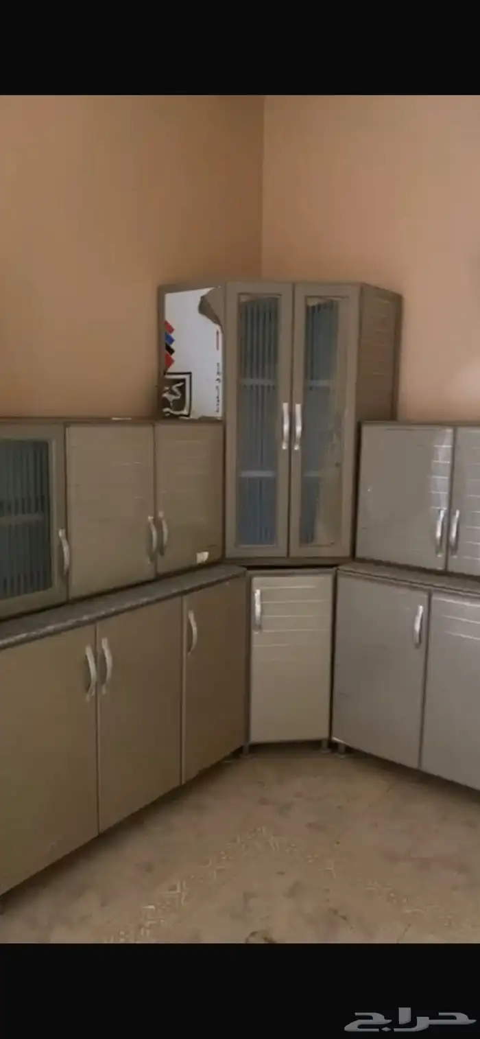 مطبخ مستخدم للبيع نظيف الموقع المزاحميه 1