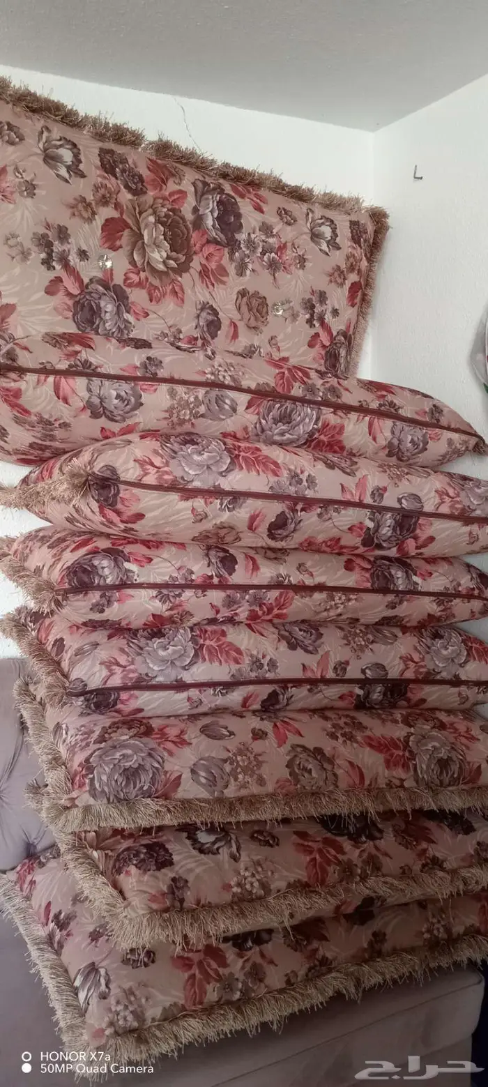 مجلس ضهر ارضى 12 قطعه نظيف جدا استعمال بسيط 0
