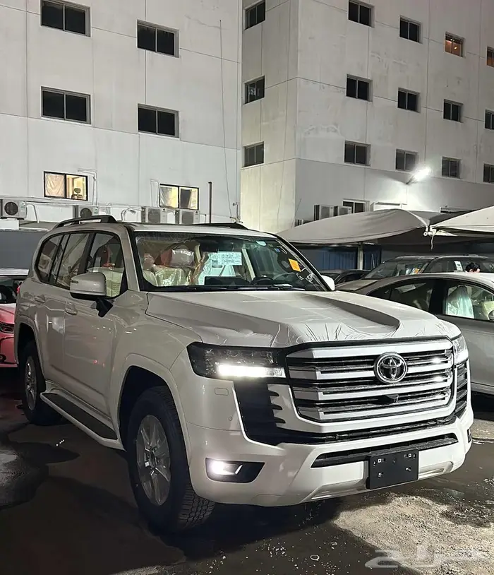 لاندكروزر جي اكس ار ال2 بنزين LAND CRUISER GXR L2 2025 3