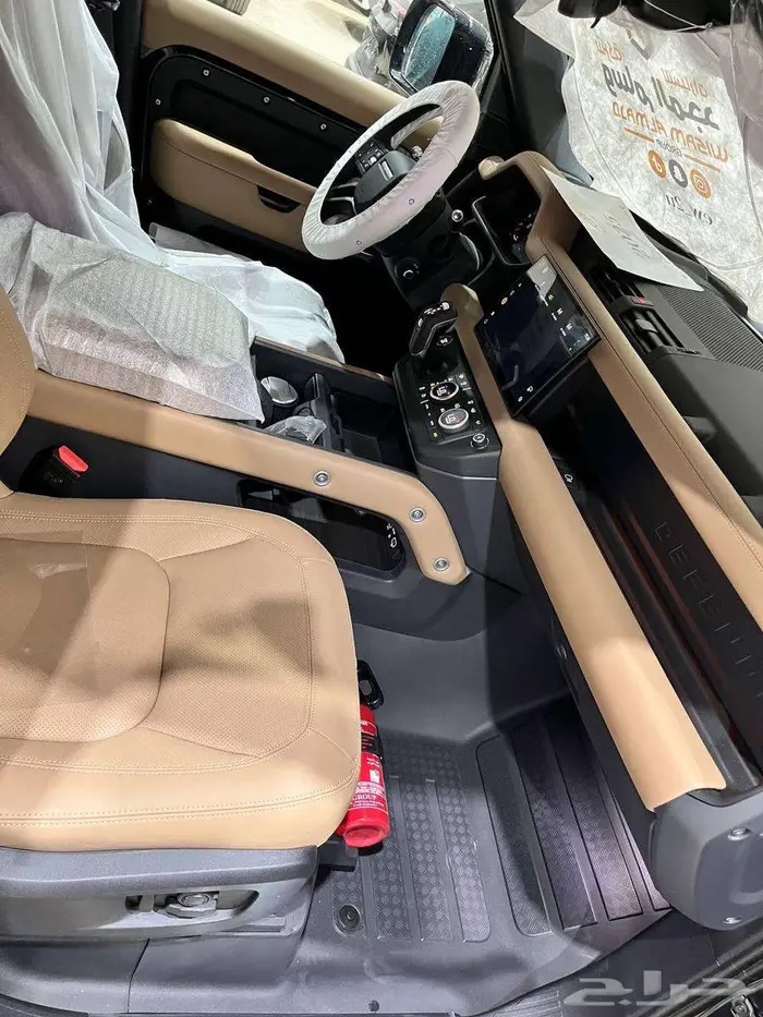 عرض خاص لاند روفر ديفندرHSEفل 2025 بطاقه جمركيه 10