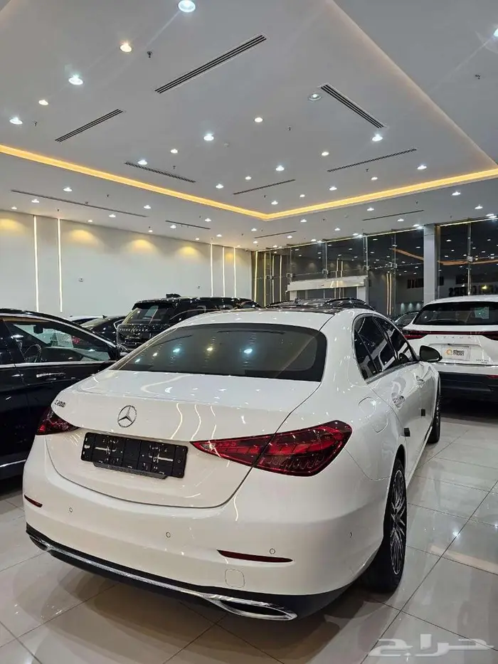 مرسيدس C200 موديل 2023 فل اوبشن عرض اليوم الوطنى 12