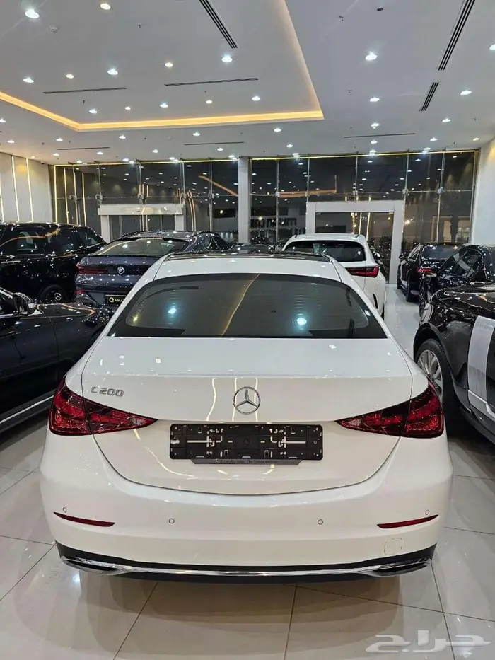 مرسيدس C200 موديل 2023 فل اوبشن عرض اليوم الوطنى 11