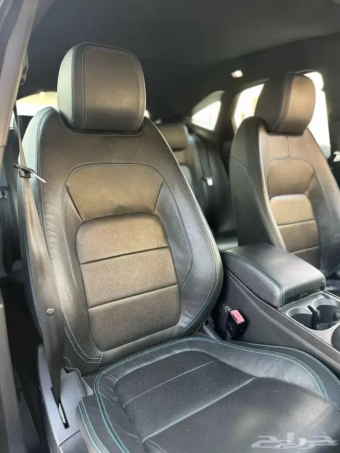 جاكور E Pace 2018 8