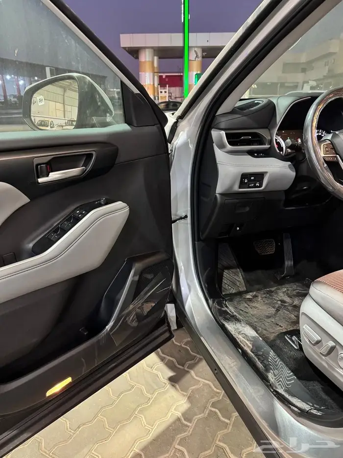 تويوتا هايلاندر GLE2025 فضي 4
