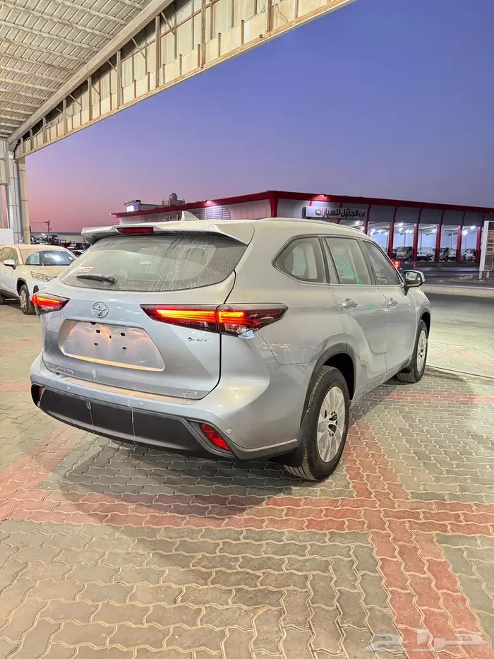 تويوتا هايلاندر GLE2025 فضي 0