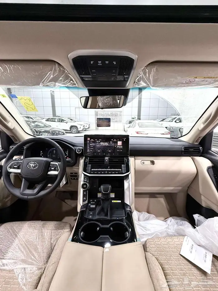 تويوتا لاندكروزر GXR L3 بنزين سعودي 2025 11