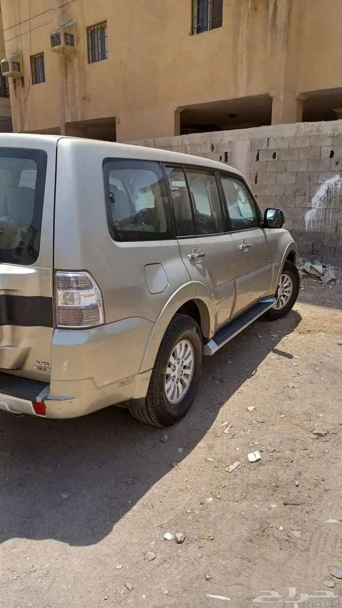 جيب باجيرو متسوبيشي بدون تنده 2015 3