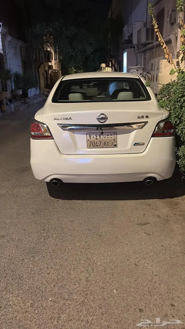 نيسان 3