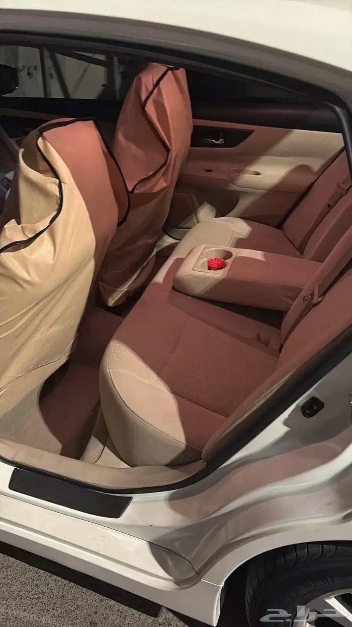 نيسان 1
