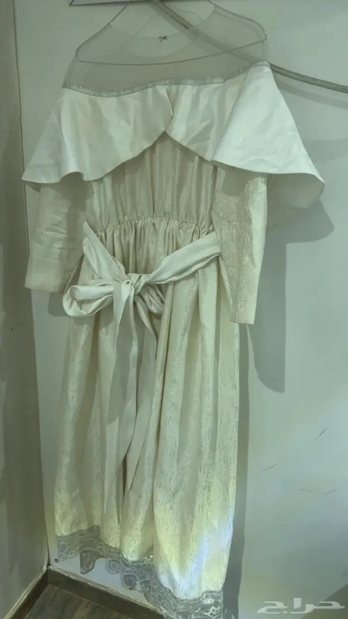 ملابس سهره لبس قليل جدا ومن مصممات 0