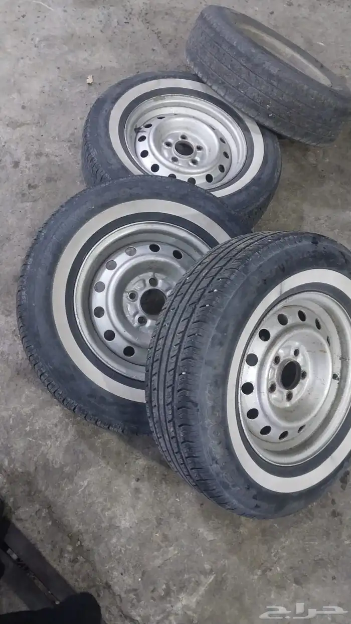 اربع كفرات بجنوطها 0