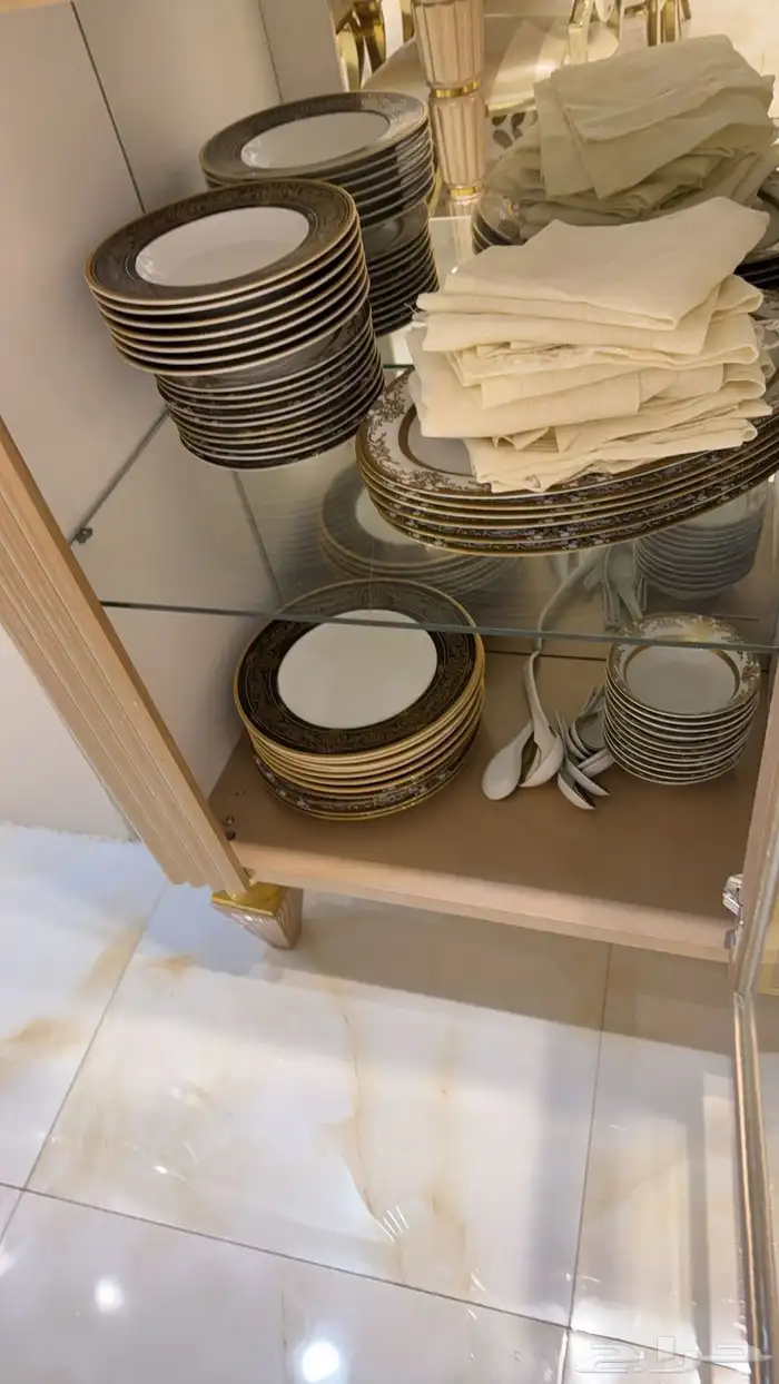 طاولة طعام 1