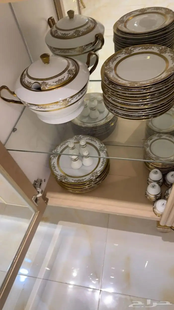 طاولة طعام 2