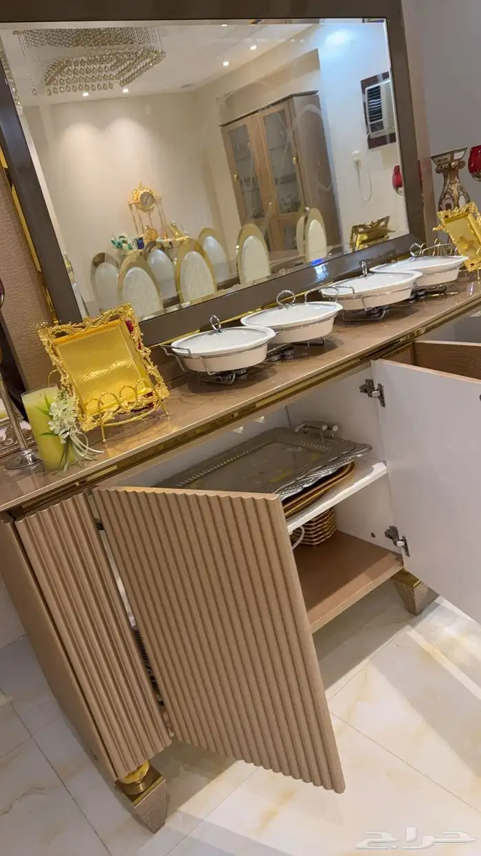 طاولة طعام 8