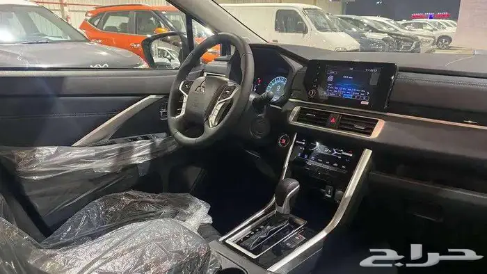 عرض خااص متسوبيشي اكسباندر كروس 2025 فل كامل 6