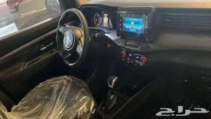 سوزوكى ارتيجا فل كامل موديل 2025 لون كحلى متاح 3