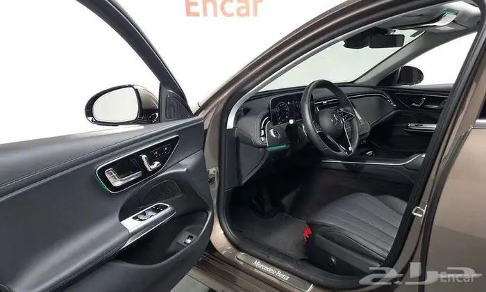 مرسيدس E200 2025 أفانتغارد - استيراد من كوريا 10
