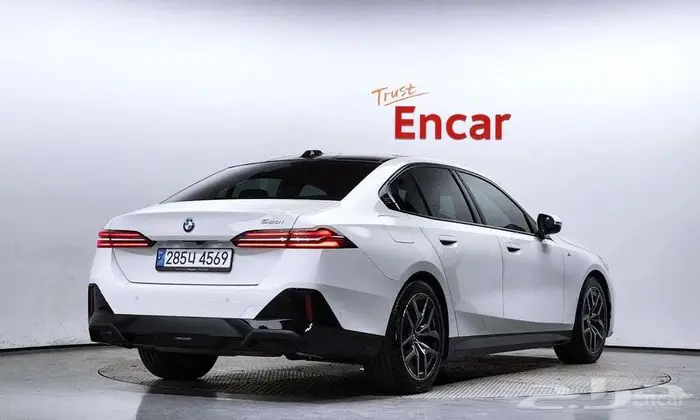 BMW 520 2024 - استيراد من كوريا 3