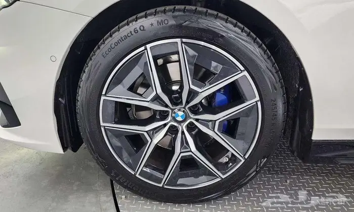 BMW 520 2024 - استيراد من كوريا 11