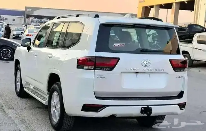 تويوتا لاندكروزر الفئه GXR2 موديل 2025 2