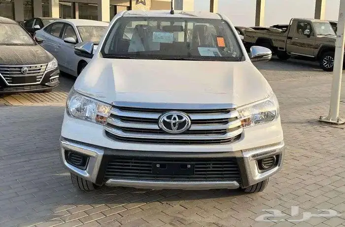 تويوتا هايلوكس غمارة GLX بنزين 2025 سعودي اصفار 2