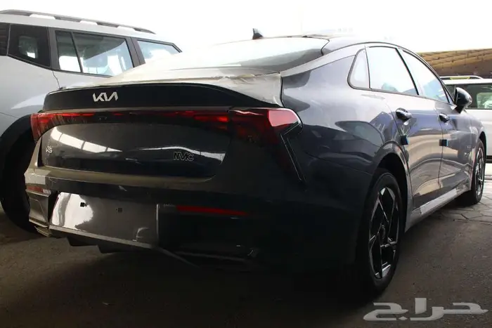 كيا كي 5 2025 استندر واستندر مطور 4