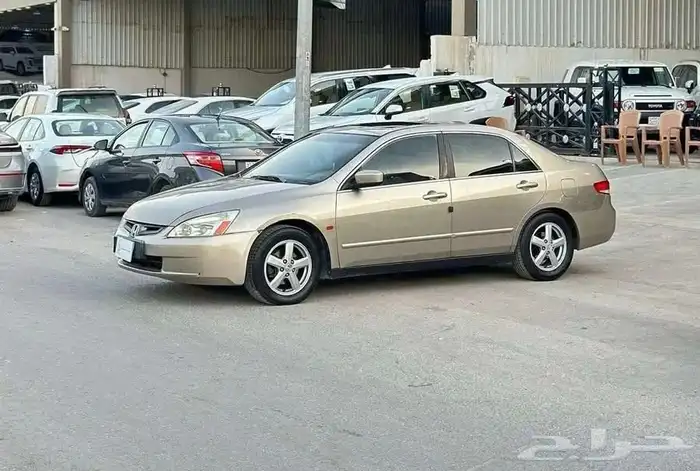اكورد مديل 2004 1