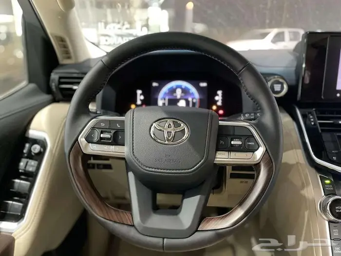جي اكس ار L4 بريمي بنزين 2025 اللون اسود ابواب شفط 11