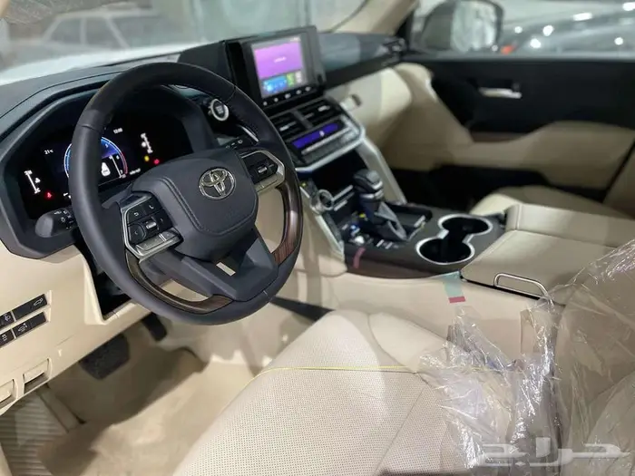 جي اكس ار L4 بريمي بنزين 2025 اللون اسود ابواب شفط 7