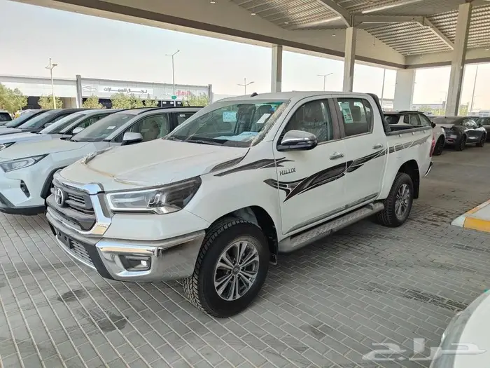 تويوتا هايلوكس غمارتين S-GLX 4 4 اوتوماتيك بنزين 2025 1