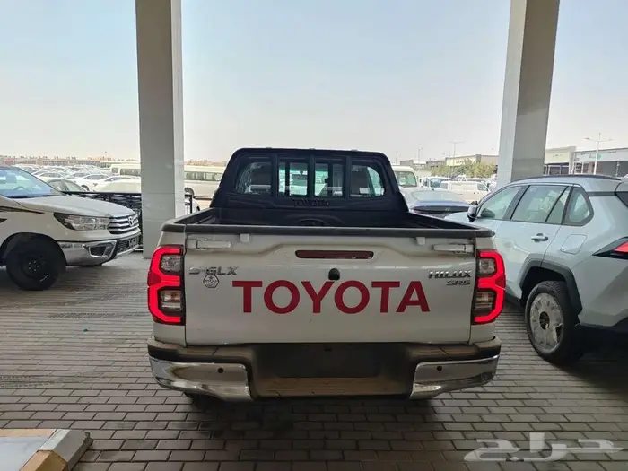 تويوتا هايلوكس غمارتين S-GLX 4 4 اوتوماتيك بنزين 2025 13