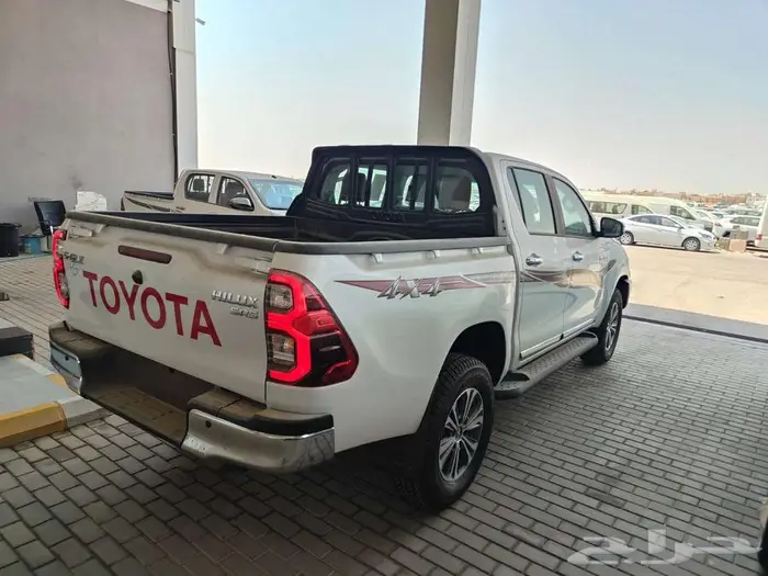 تويوتا هايلوكس غمارتين S-GLX 4 4 اوتوماتيك بنزين 2025 11