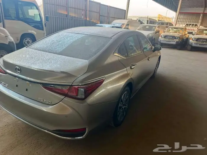 لكزس ES 250 اي اي رصاصي بنزين 2025 اقل سعر كاش واقساط 5
